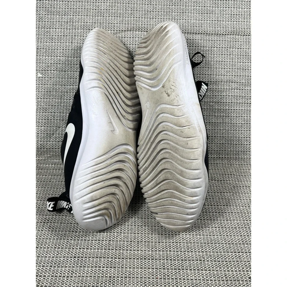 Nike Youth size 7 Nike sneakers AT4662-001